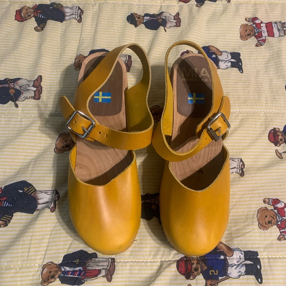 MIA Abba Clogs 37 (US6.5-7) Brown